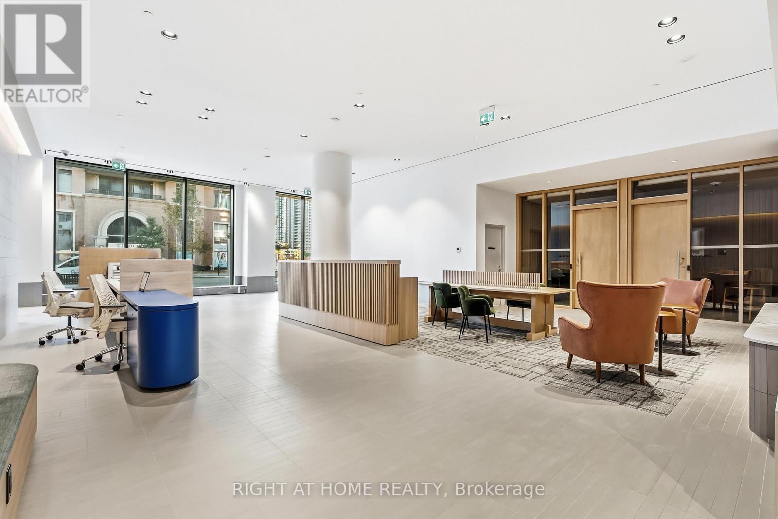 413 - 395 Square One Drive W, Mississauga, Ontario  L5B 0E2 - Photo 30 - W12993896