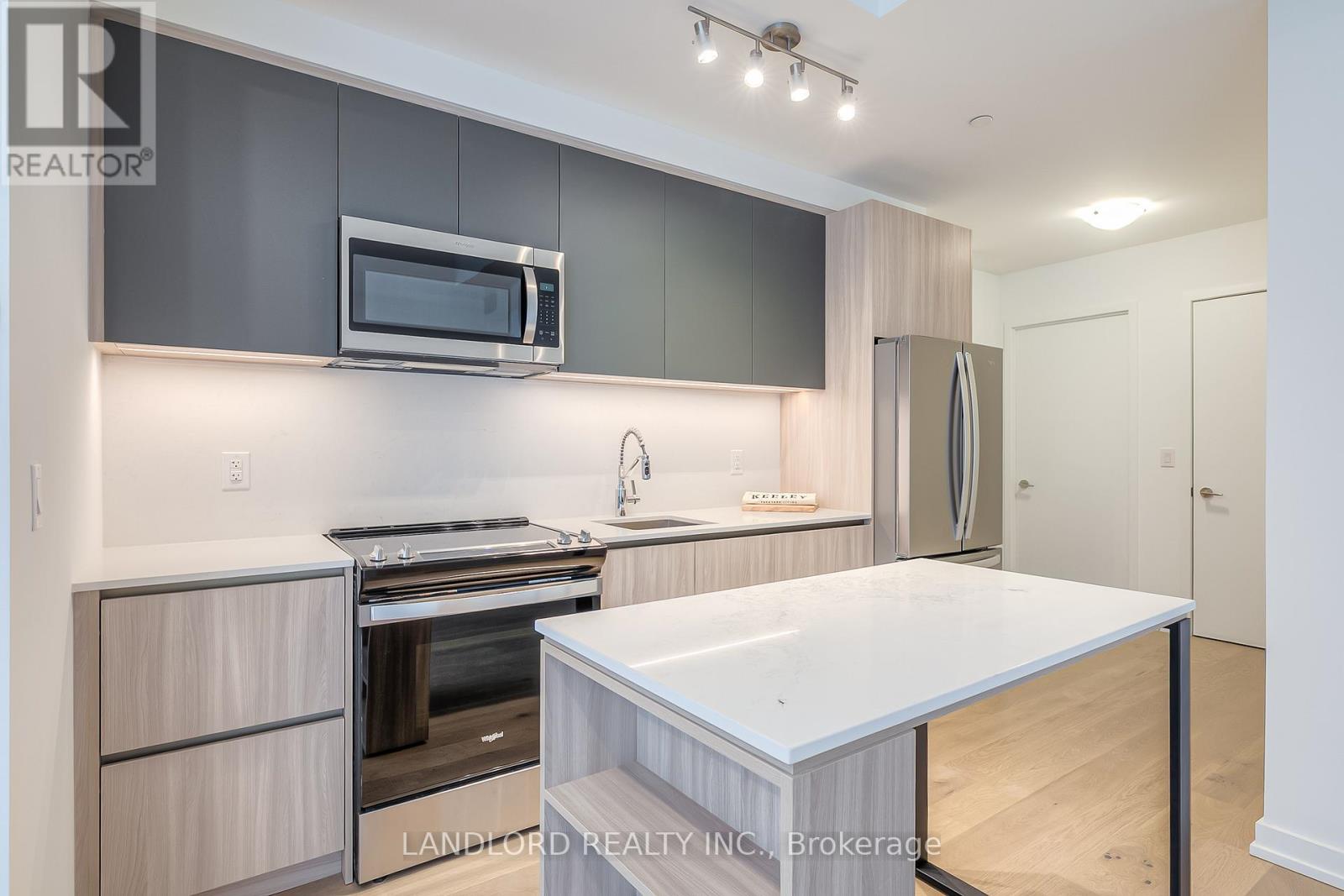 109 - 15 Maryport Avenue, Toronto, Ontario  M3M 0E1 - Photo 6 - W12993914
