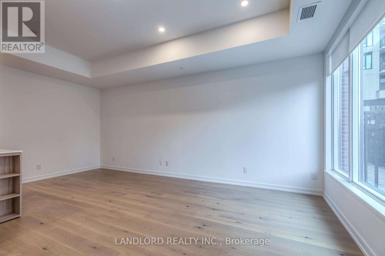 109 - 15 Maryport Avenue, Toronto, Ontario  M3M 0E1 - Photo 8 - W12993914