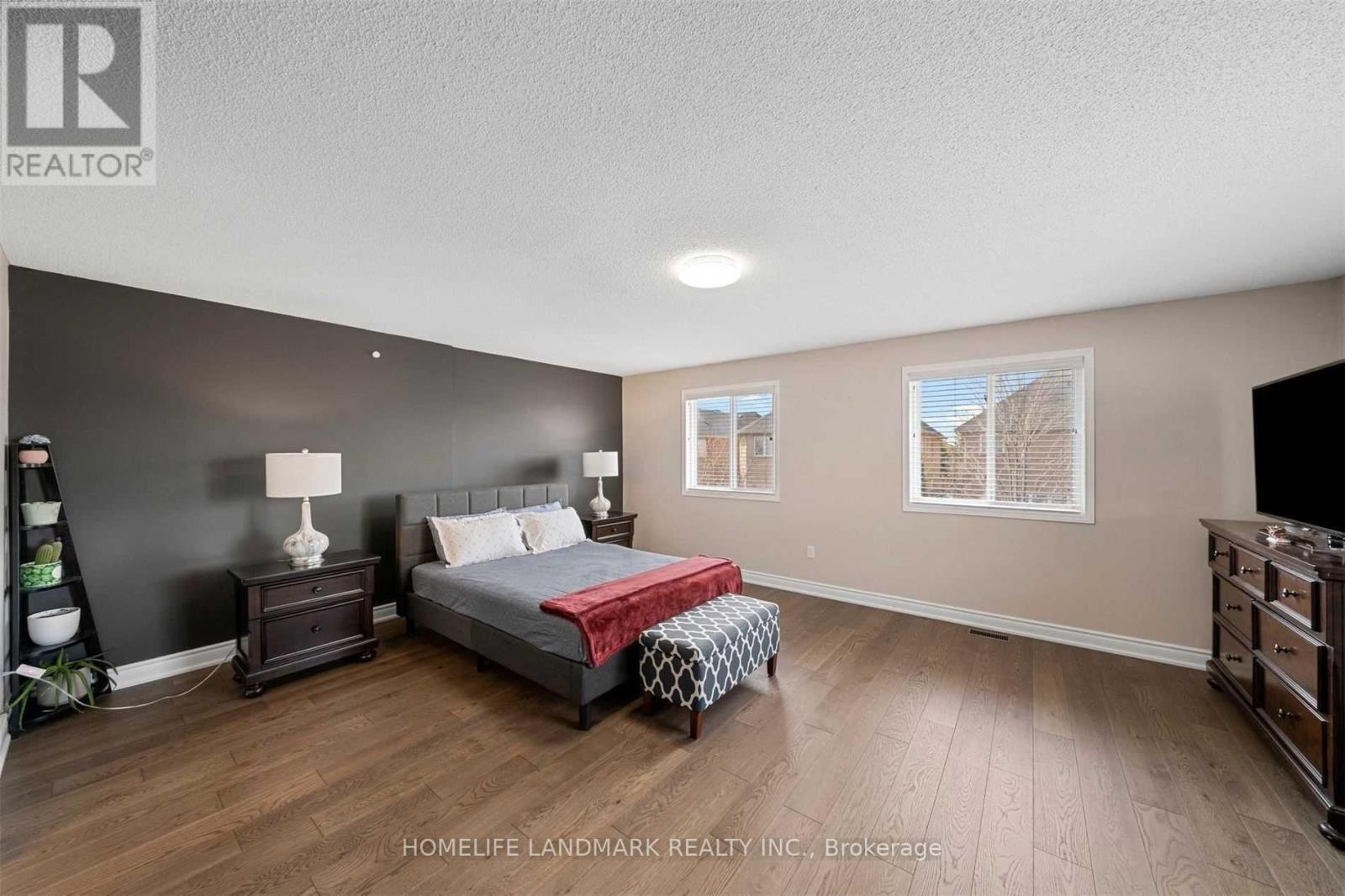 2418 Highcroft Road, Oakville, Ontario  L6M 4Y6 - Photo 9 - W12993920