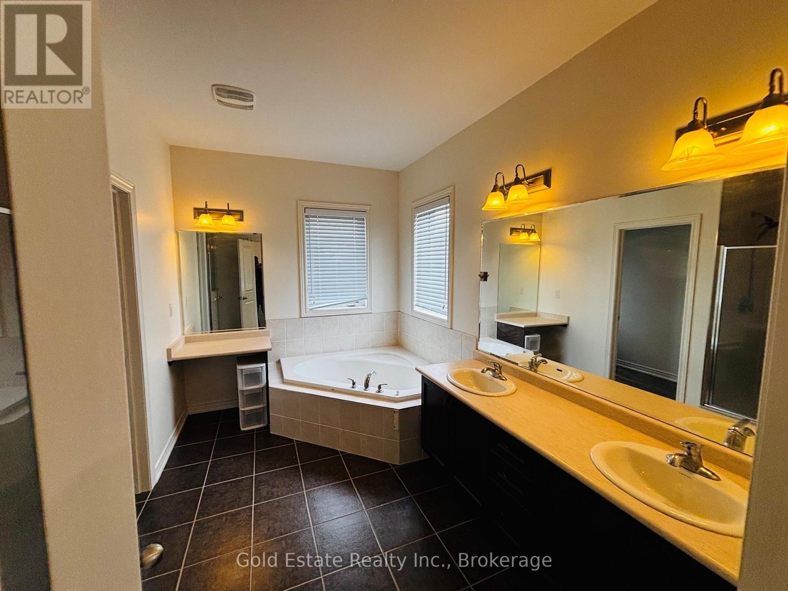 Upper Unit Only - 247 Buick Boulevard, Brampton, Ontario  L7A 4L8 - Photo 13 - W12993924