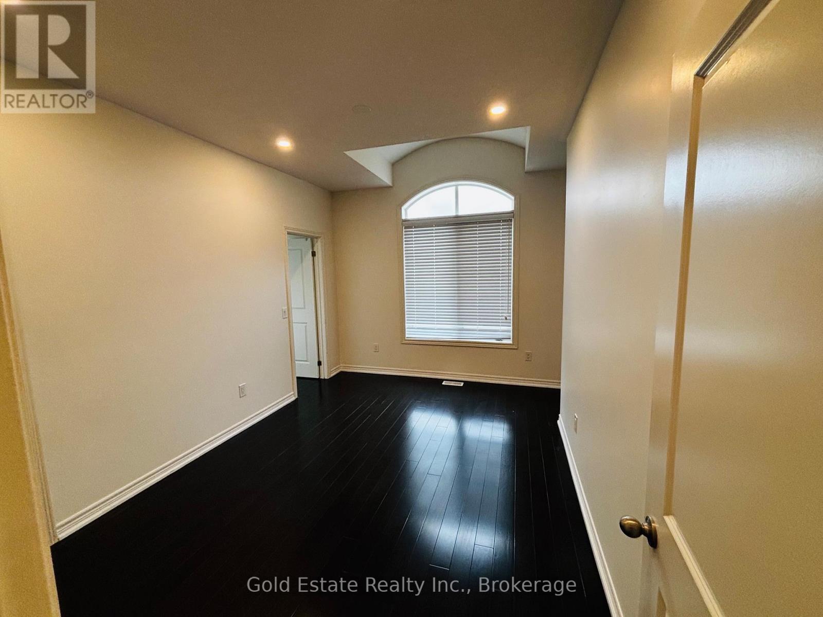 Upper Unit Only - 247 Buick Boulevard, Brampton, Ontario  L7A 4L8 - Photo 4 - W12993924