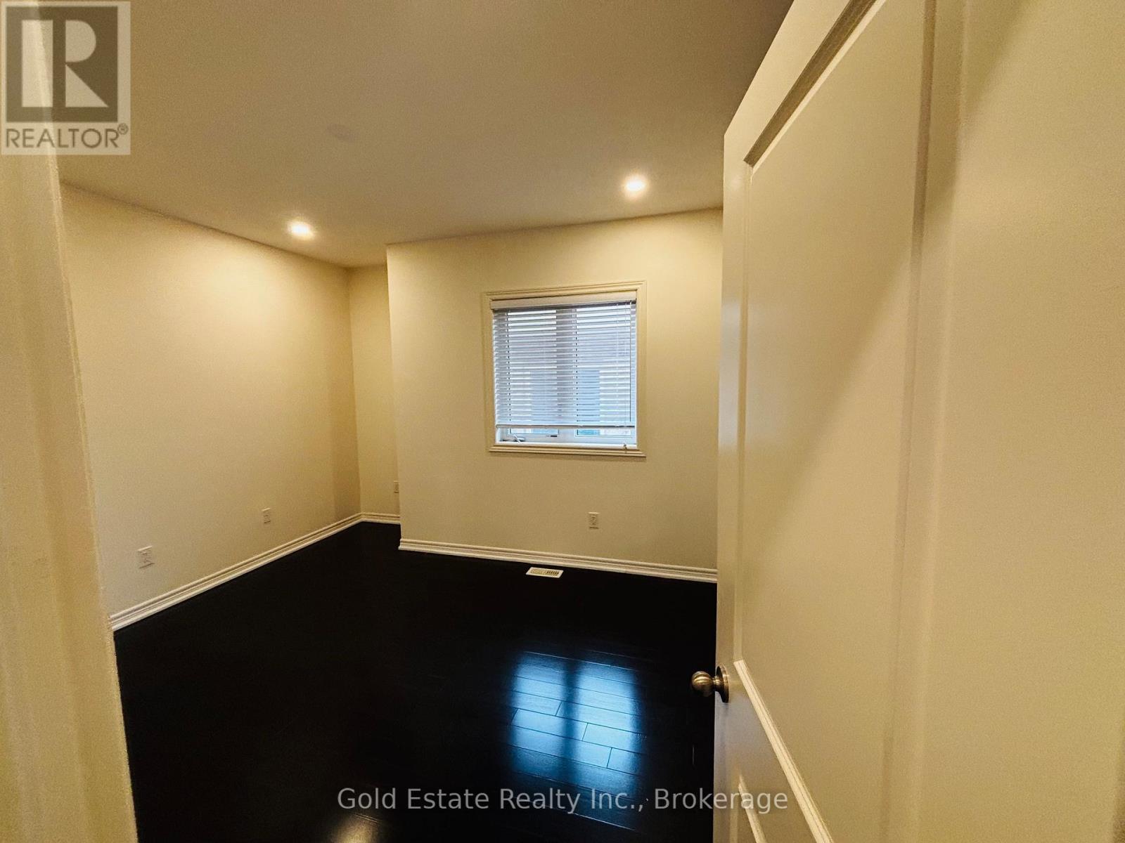 Upper Unit Only - 247 Buick Boulevard, Brampton, Ontario  L7A 4L8 - Photo 5 - W12993924