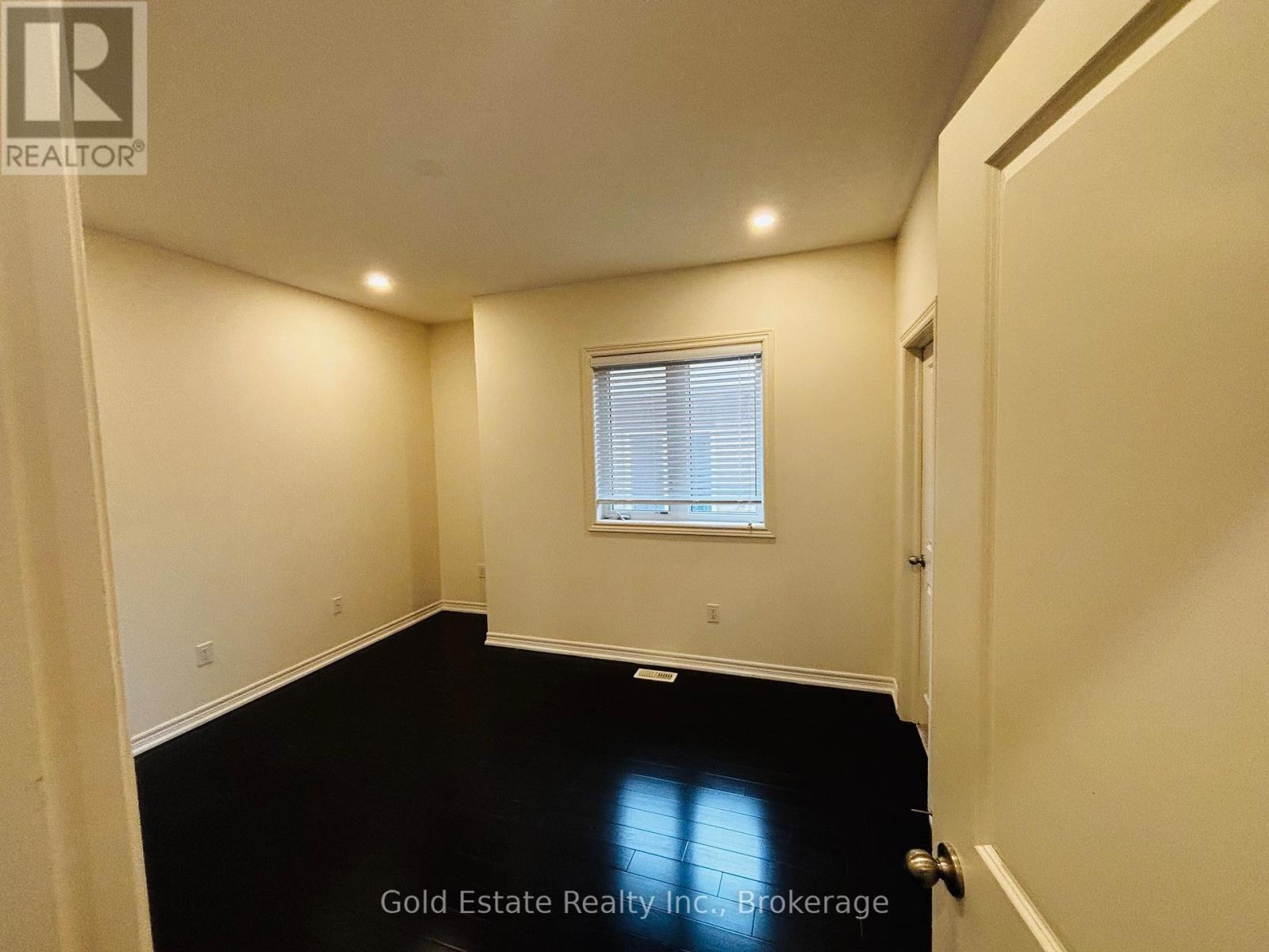 Upper Unit Only - 247 Buick Boulevard, Brampton, Ontario  L7A 4L8 - Photo 6 - W12993924