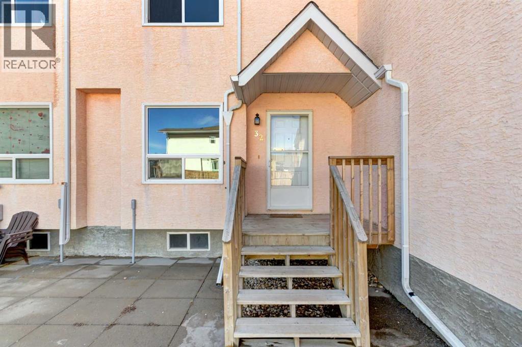 32, 204 Strathaven Drive, Strathmore, Alberta  T1P 1P6 - Photo 2 - A2294117