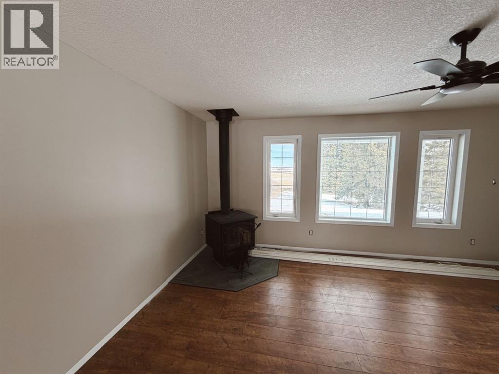 32422 Range Road 44, Rural Mountain View County, Alberta  T0M 1X0 - Photo 8 - A2299031