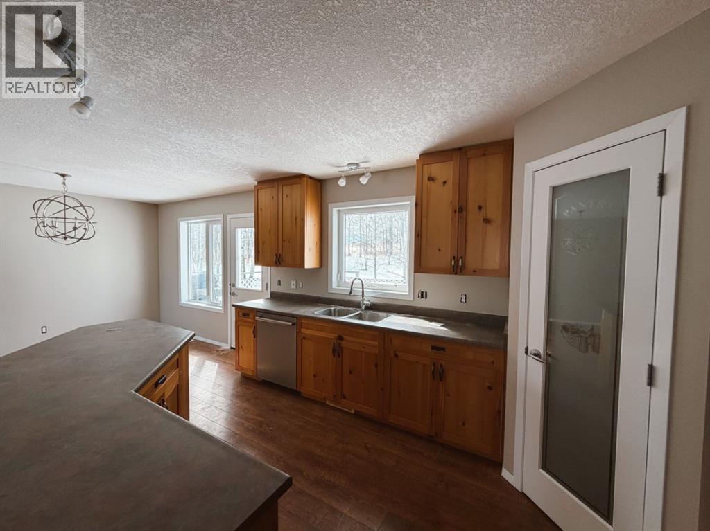 32422 Range Road 44, Rural Mountain View County, Alberta  T0M 1X0 - Photo 11 - A2299031