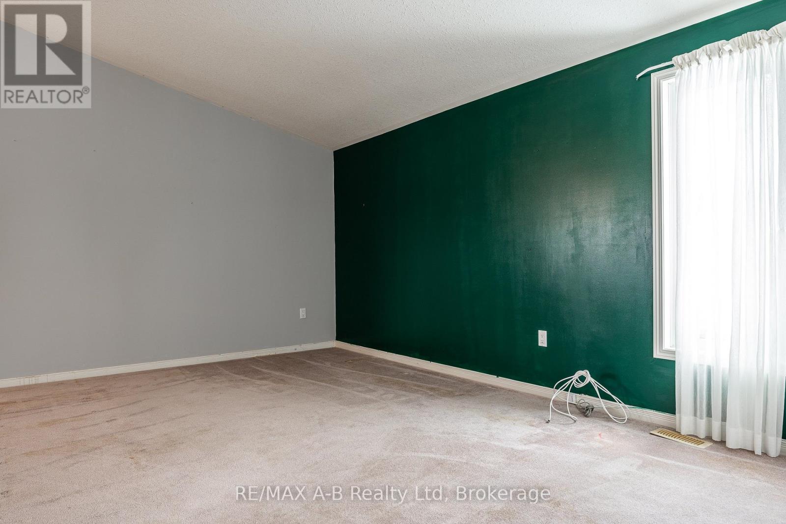 32 - 30 Ann Street, St. Marys, Ontario  N4X 1C8 - Photo 13 - X12540776