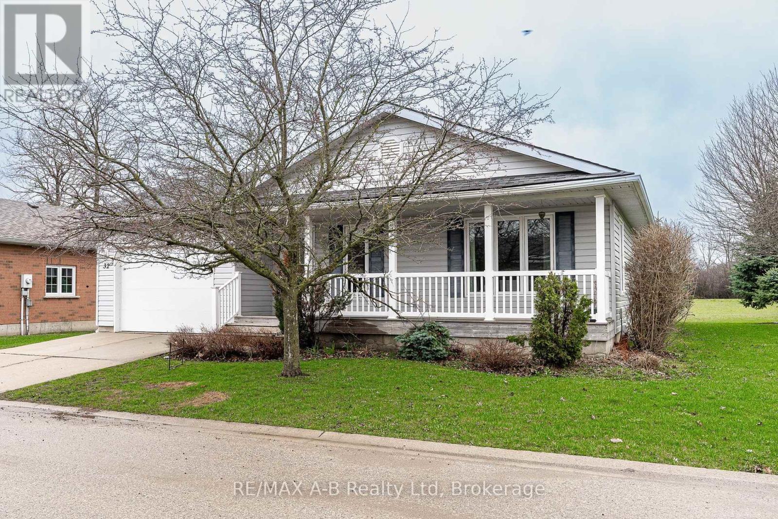 32 - 30 Ann Street, St. Marys, Ontario  N4X 1C8 - Photo 2 - X12540776