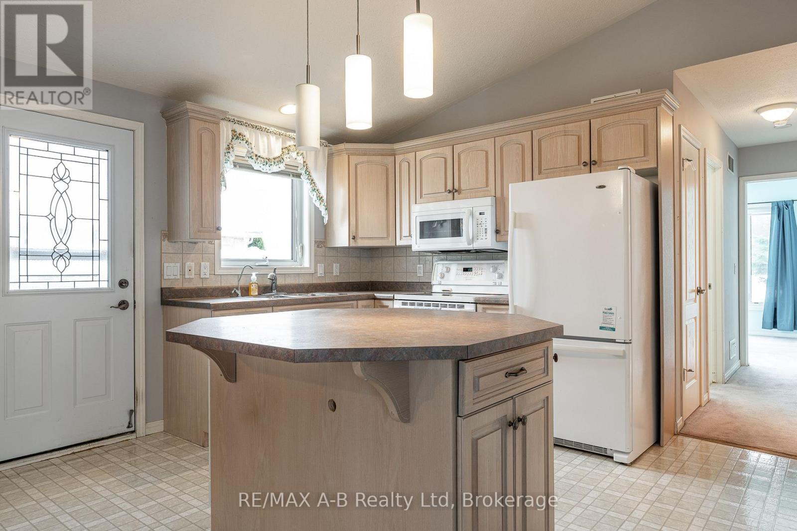 32 - 30 Ann Street, St. Marys, Ontario  N4X 1C8 - Photo 15 - X12540776