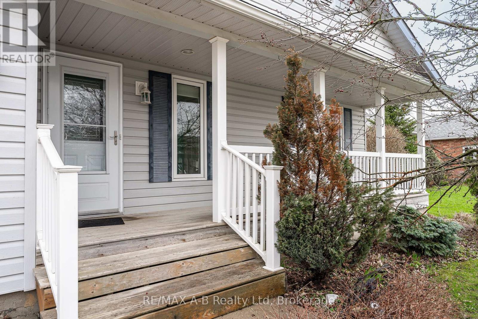 32 - 30 Ann Street, St. Marys, Ontario  N4X 1C8 - Photo 4 - X12540776