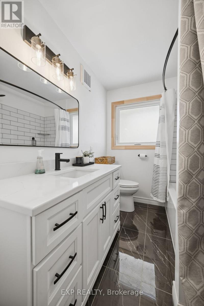 597 Gold Street, Warwick, Ontario  N0M 2S0 - Photo 19 - X12864380