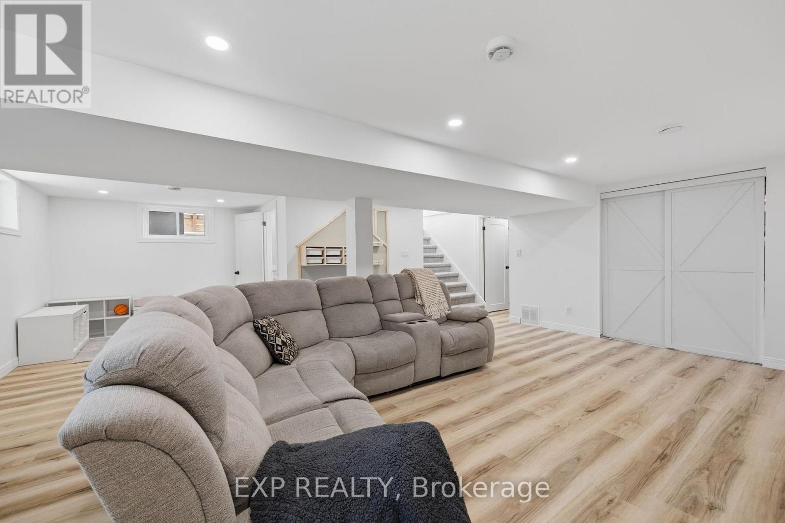 597 Gold Street, Warwick, Ontario  N0M 2S0 - Photo 29 - X12864380