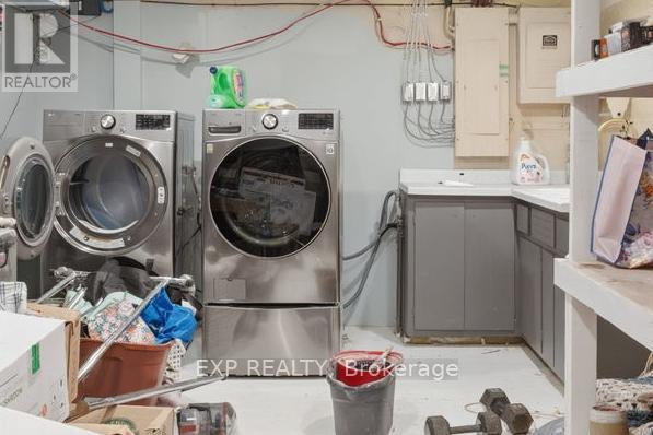 597 Gold Street, Warwick, Ontario  N0M 2S0 - Photo 36 - X12864380