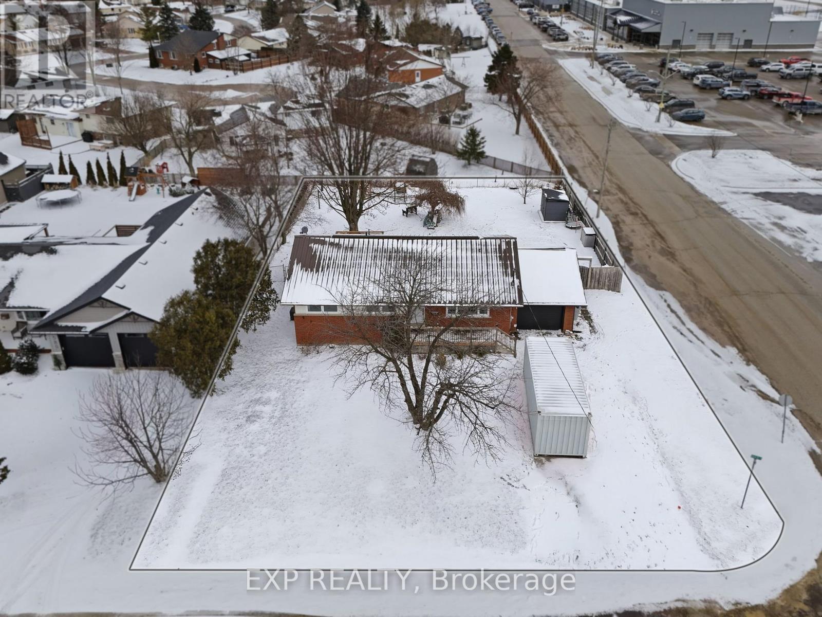 597 Gold Street, Warwick, Ontario  N0M 2S0 - Photo 38 - X12864380