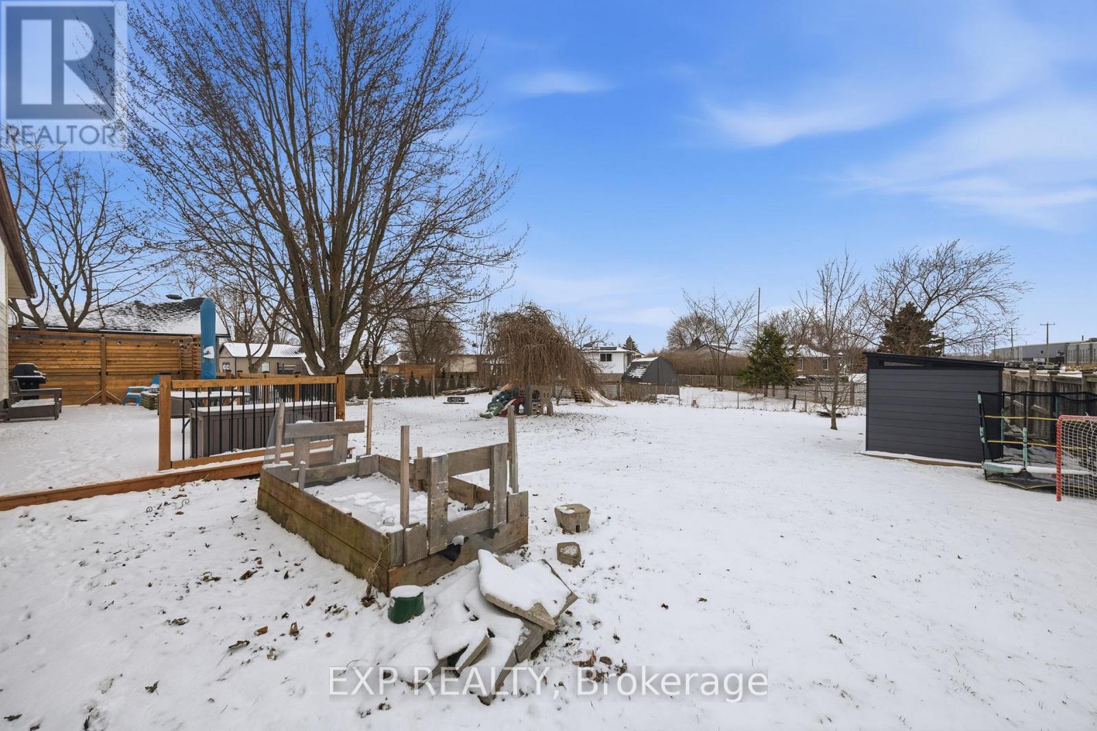 597 Gold Street, Warwick, Ontario  N0M 2S0 - Photo 42 - X12864380