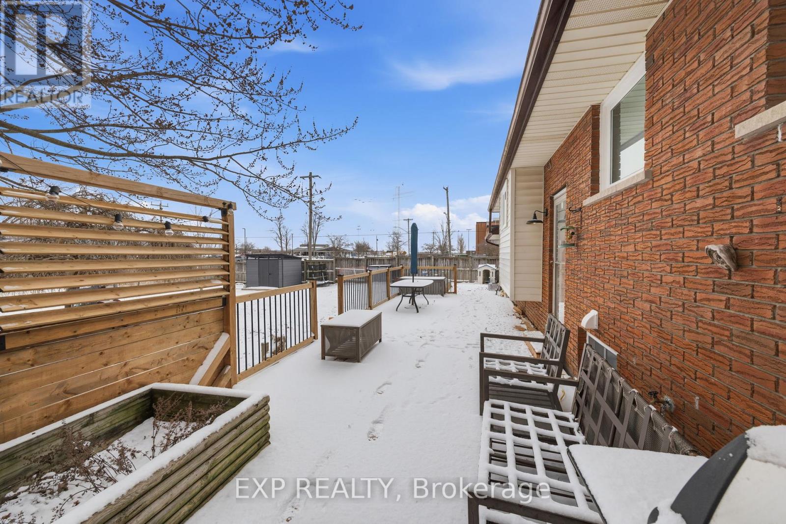 597 Gold Street, Warwick, Ontario  N0M 2S0 - Photo 44 - X12864380