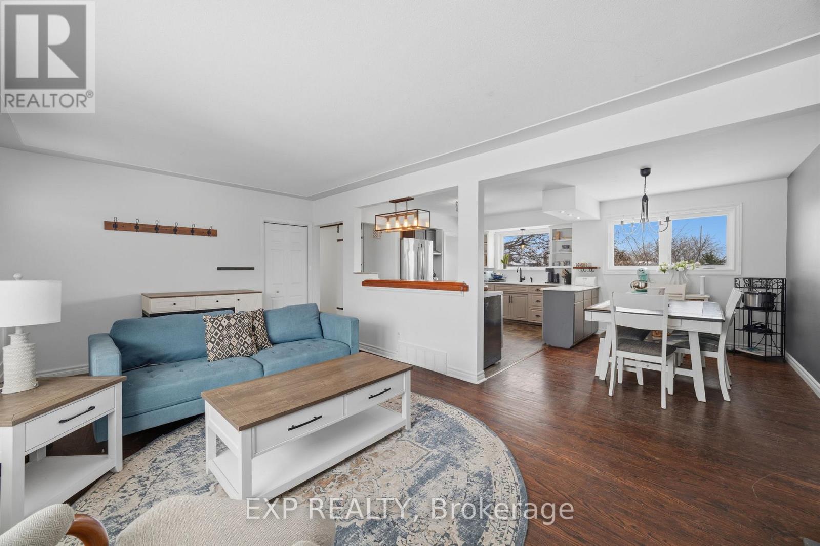 597 Gold Street, Warwick, Ontario  N0M 2S0 - Photo 9 - X12864380