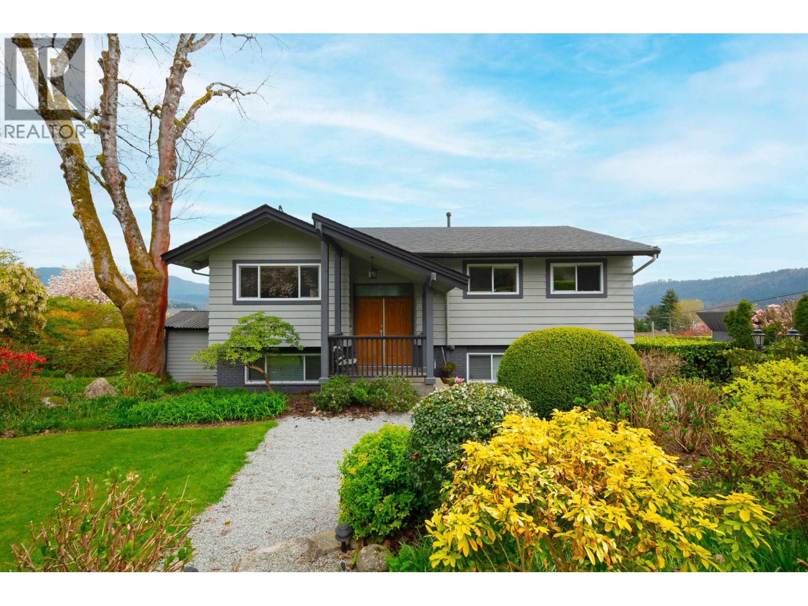 4300 DOLLAR ROAD, North Vancouver, British Columbia