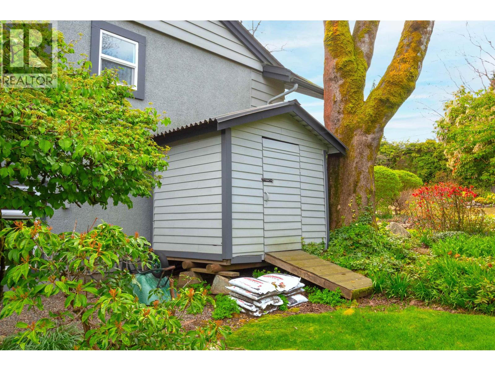 4300 Dollar Road, North Vancouver, British Columbia V7G 2T4 - Photo 36 - R3110995