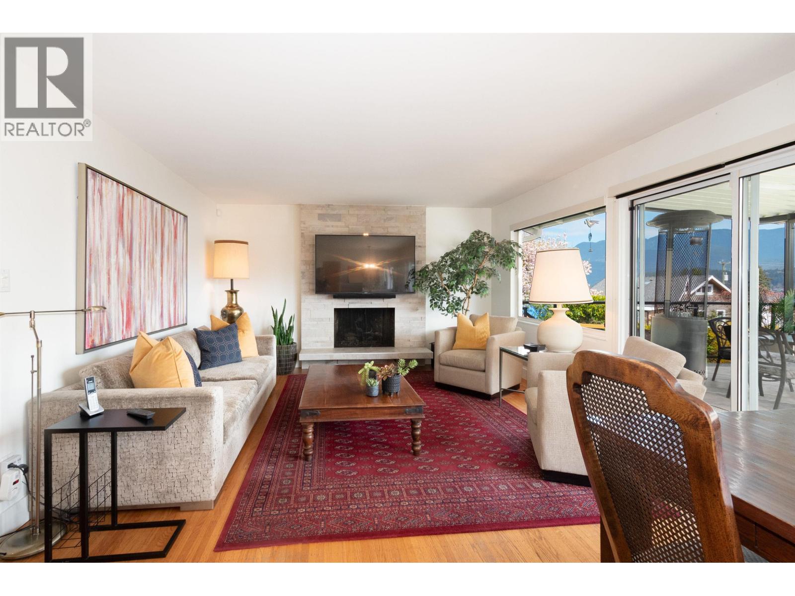 4300 Dollar Road, North Vancouver, British Columbia V7G 2T4 - Photo 6 - R3110995