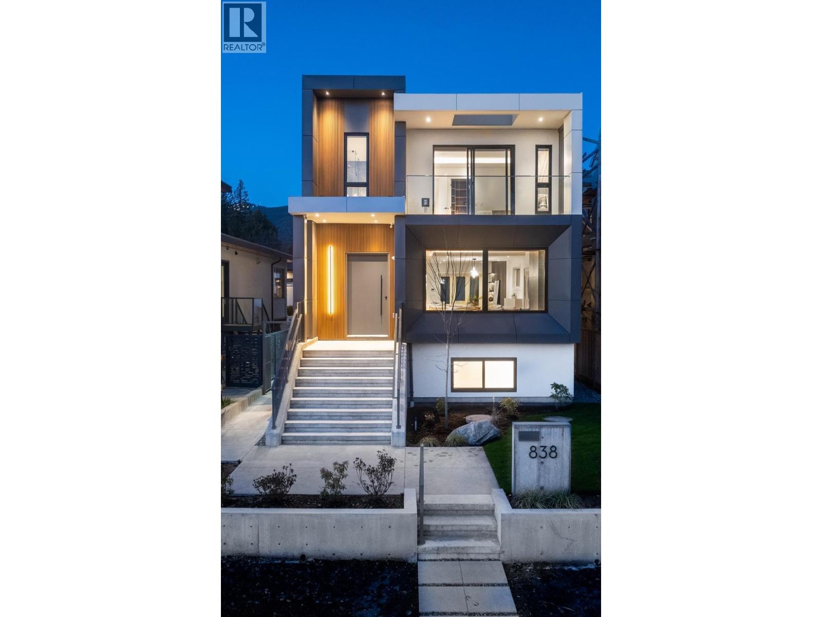 838 E 14TH STREET, North Vancouver, British Columbia