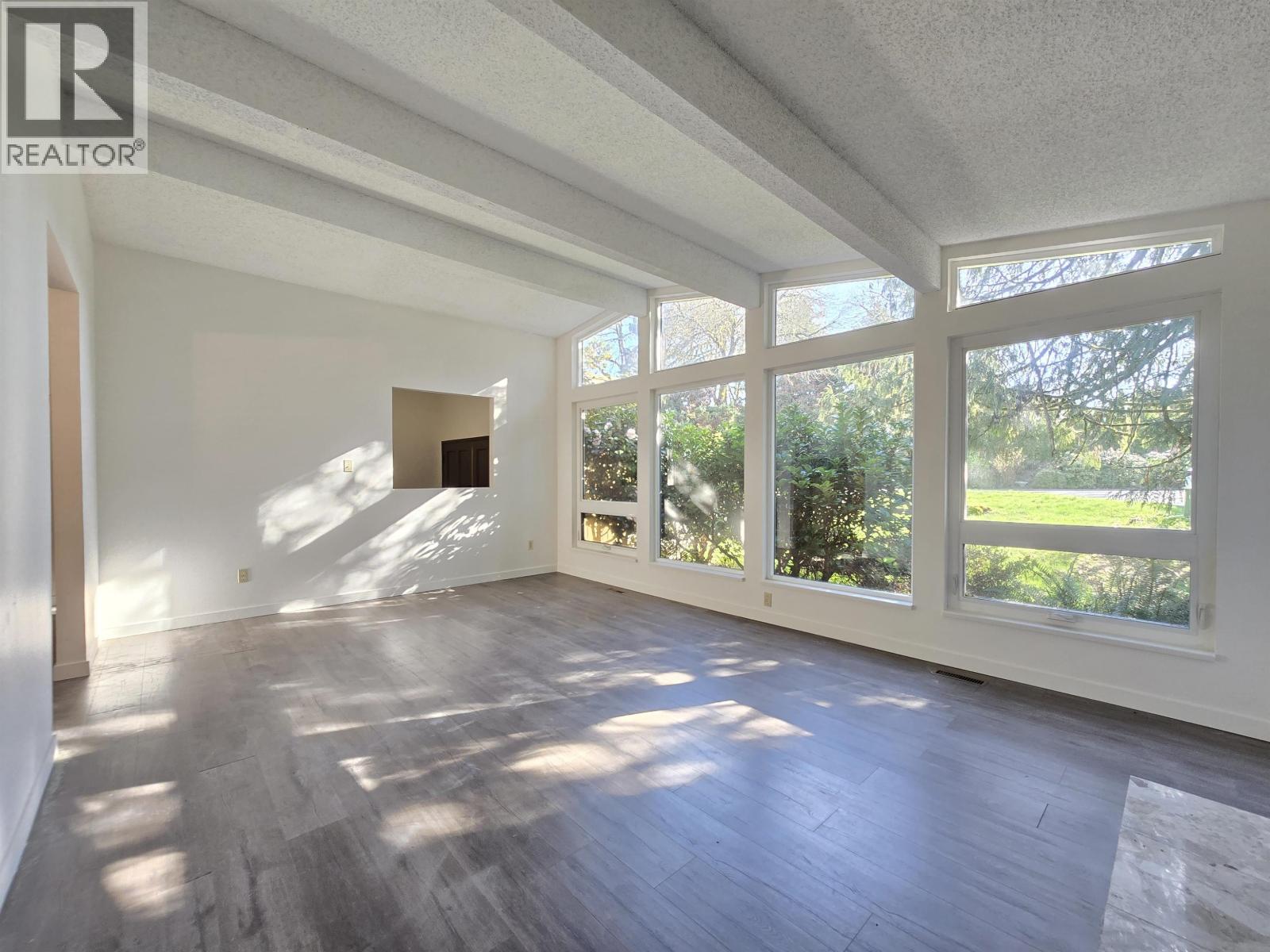 3639 Lynndale Crescent, Burnaby, British Columbia  V5A 3S4 - Photo 2 - R3110996