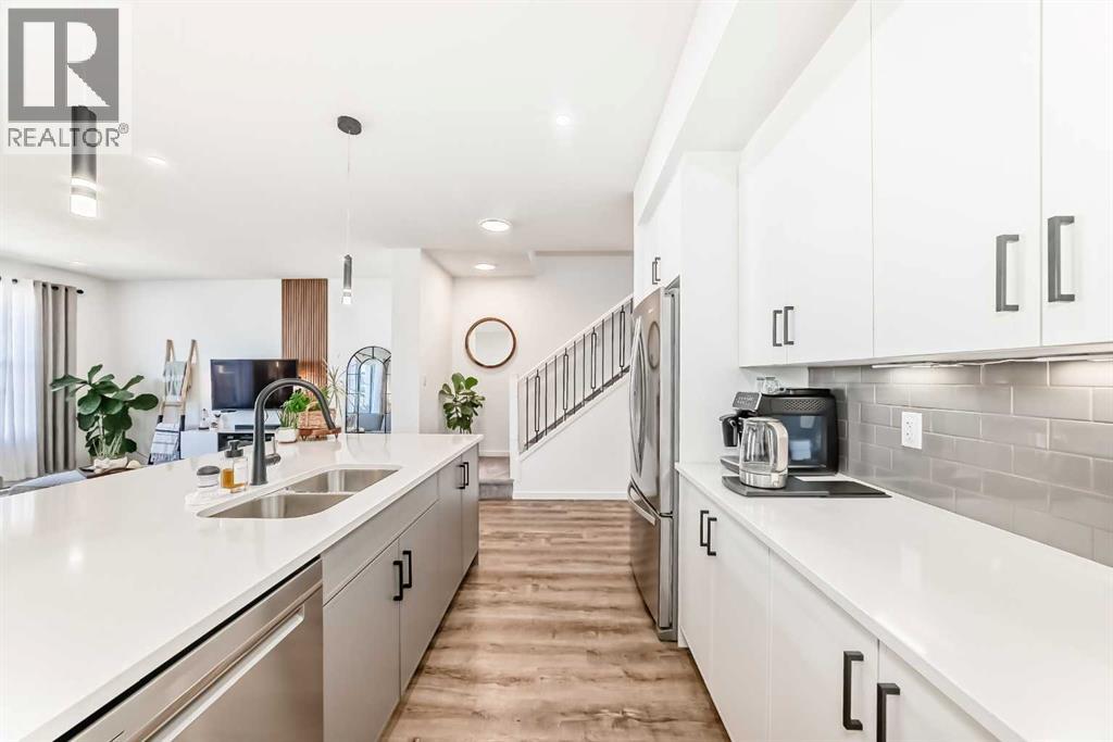 12 Magnolia Crescent Se, Calgary, Alberta  T3M 3M8 - Photo 5 - A2295264