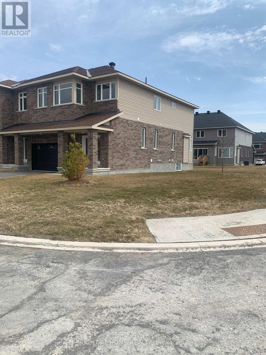 2 Wylie Way, Carleton Place, Ontario  K7C 0C4 - Photo 2 - X12993958