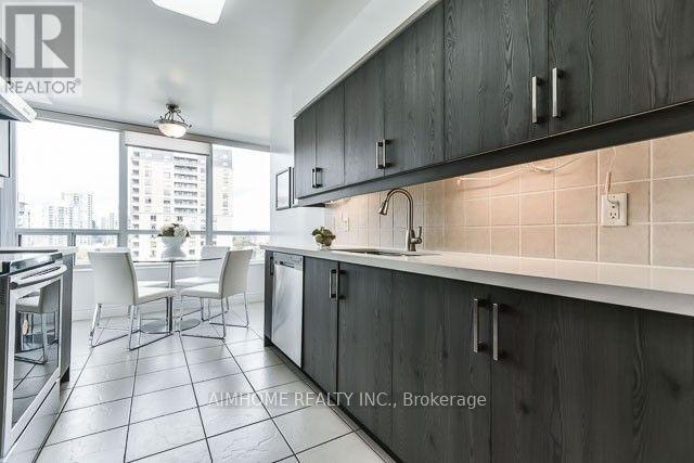 1302 - 880 Grandview Way, Toronto, Ontario  M2N 7B2 - Photo 8 - C12798586