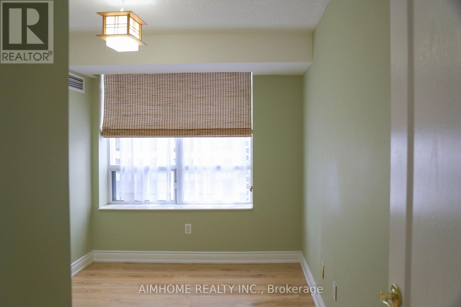 1302 - 880 Grandview Way, Toronto, Ontario  M2N 7B2 - Photo 10 - C12798586