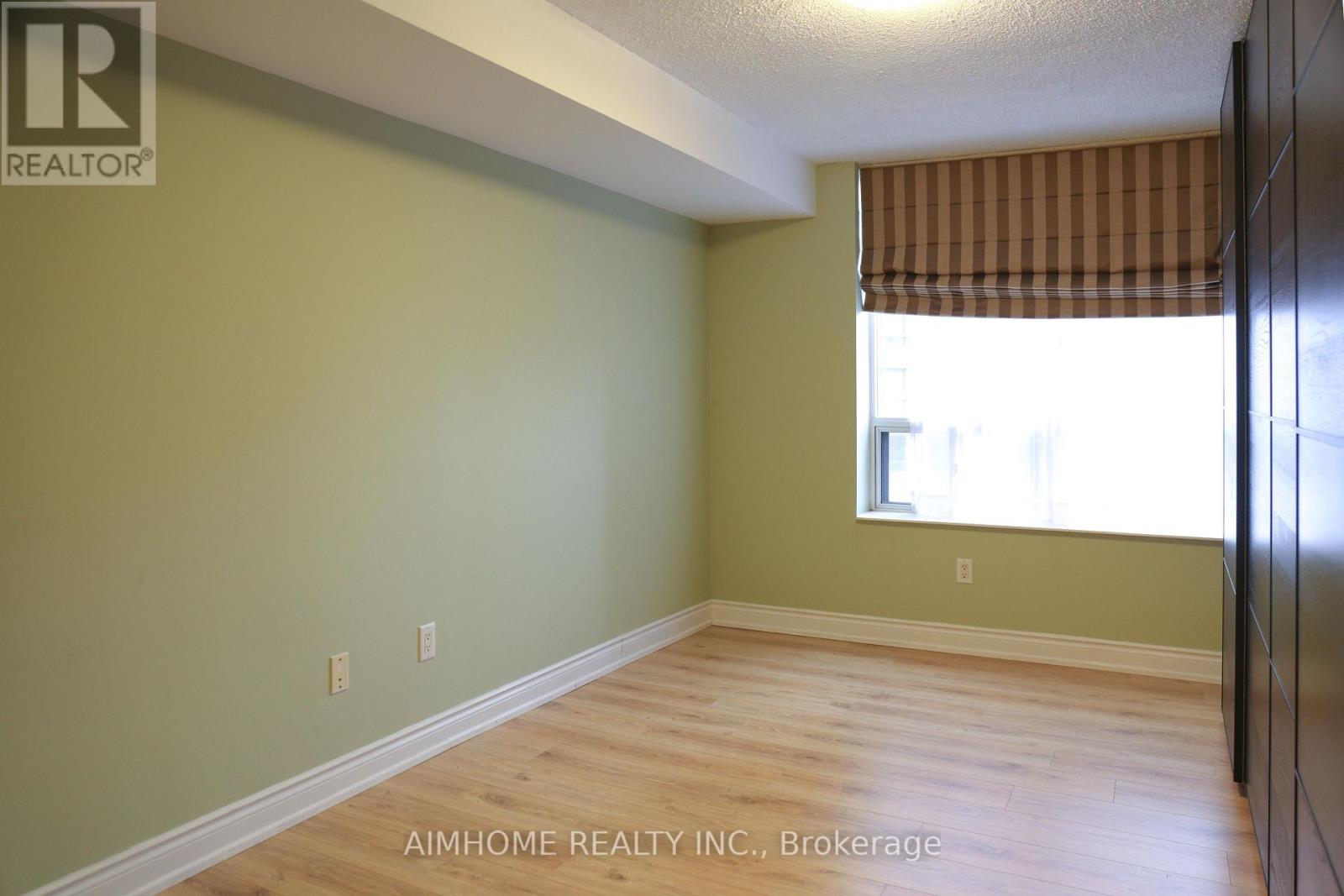 1302 - 880 Grandview Way, Toronto, Ontario  M2N 7B2 - Photo 9 - C12798586