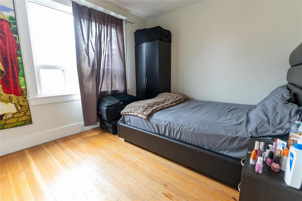 317 Dennis Street, Brandon, Manitoba  R7A 5E2 - Photo 5 - 202607056