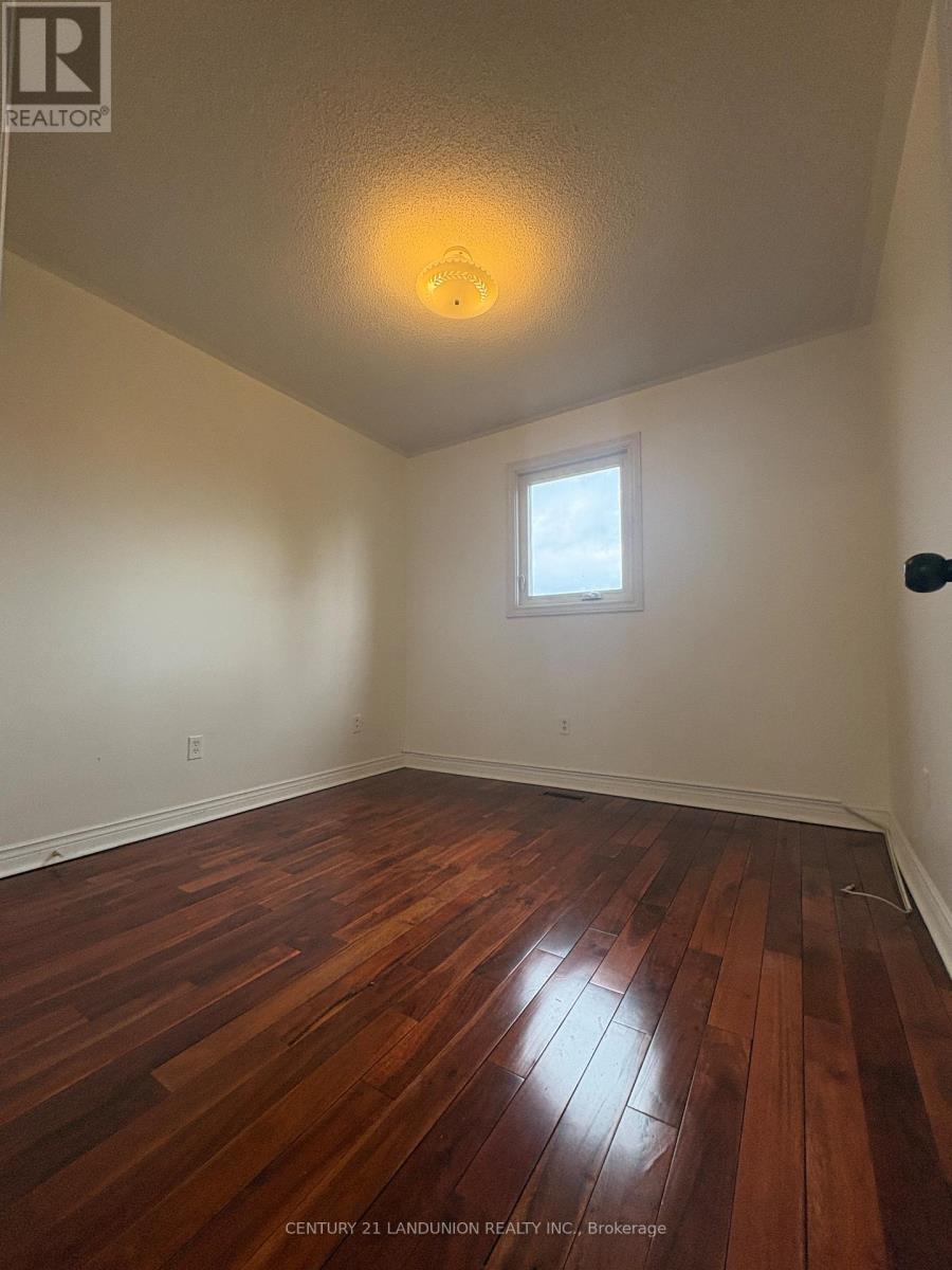 Main 48 Marchwood Crescent, Richmond Hill, Ontario  L4C 8M4 - Photo 16 - N12993968