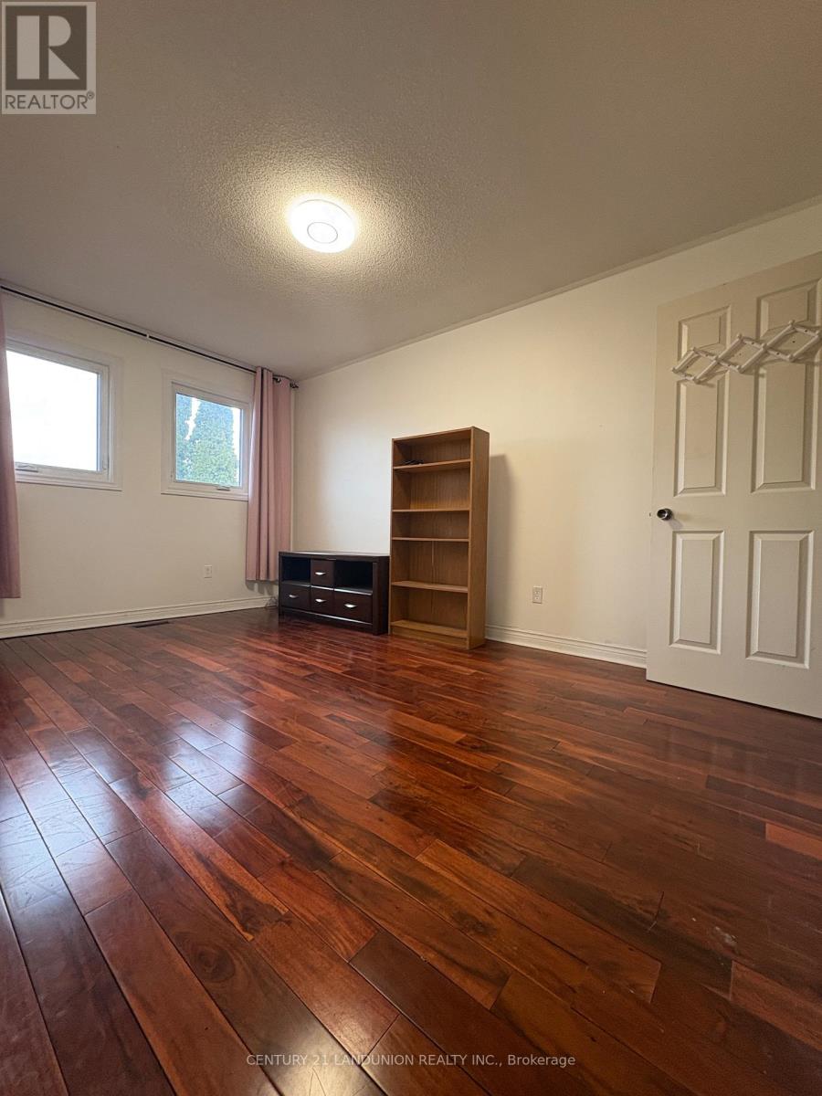 Main 48 Marchwood Crescent, Richmond Hill, Ontario  L4C 8M4 - Photo 17 - N12993968