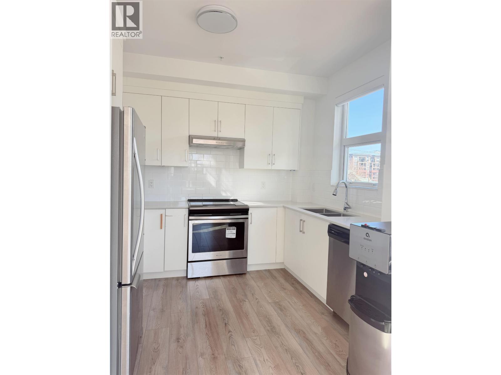 303 22577 Royal Crescent, Maple Ridge, British Columbia  V2X 2M2 - Photo 2 - R3110956