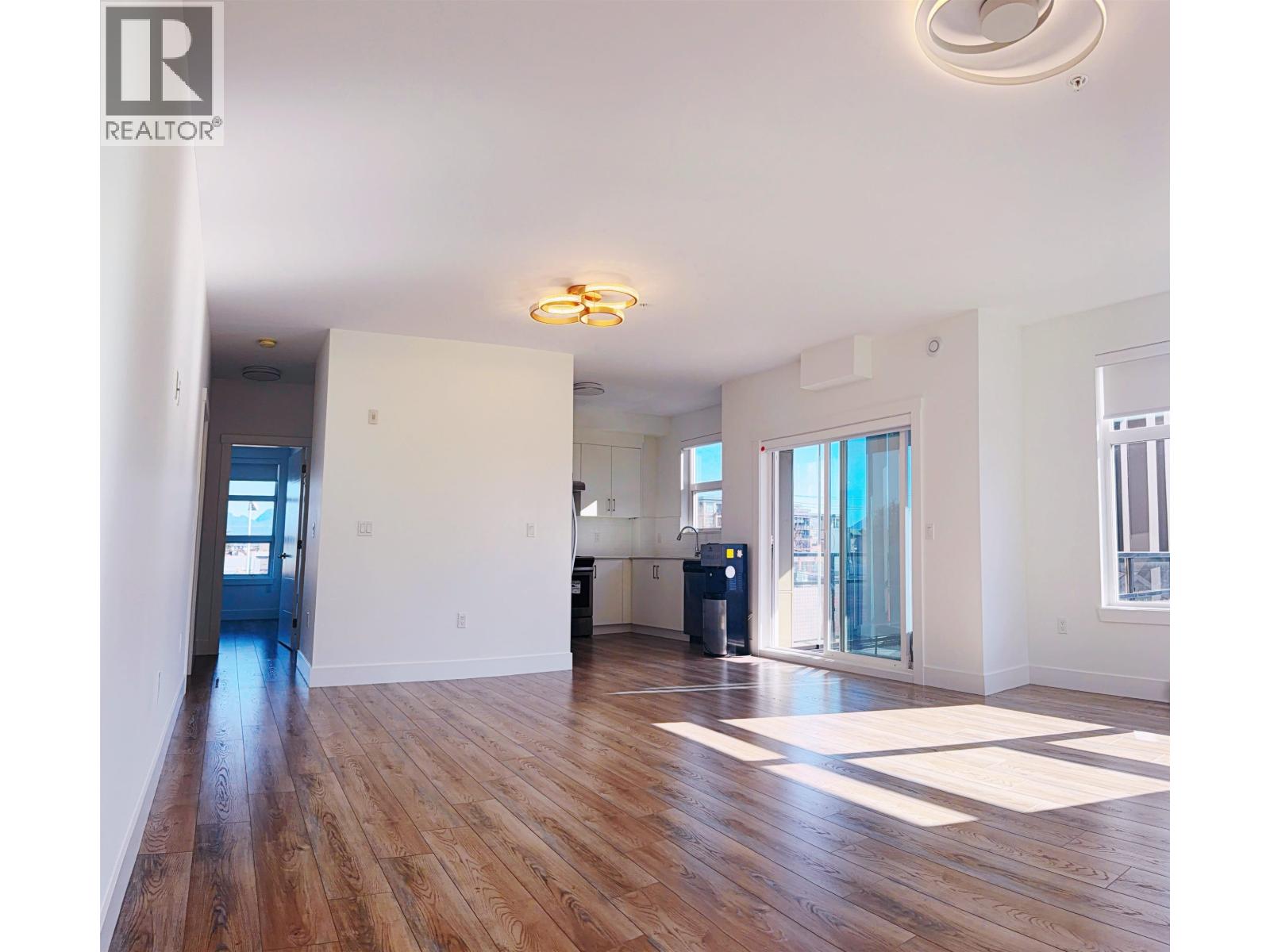 303 22577 Royal Crescent, Maple Ridge, British Columbia  V2X 2M2 - Photo 8 - R3110956