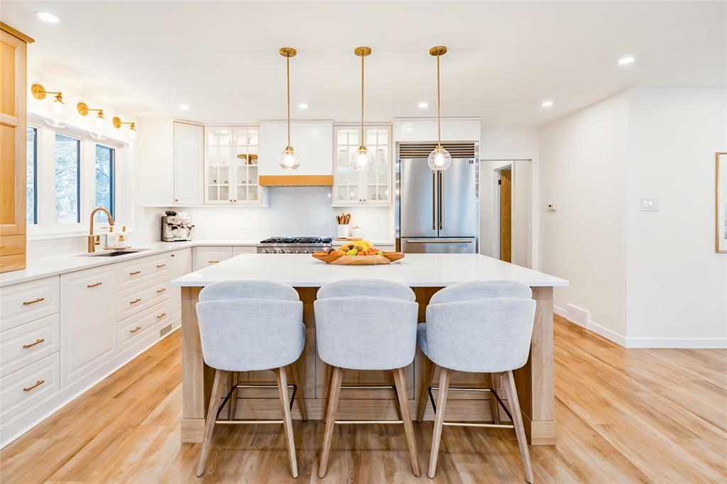 37 Consulate Road, Winnipeg, Manitoba  R2V 3L1 - Photo 1 - 202607208