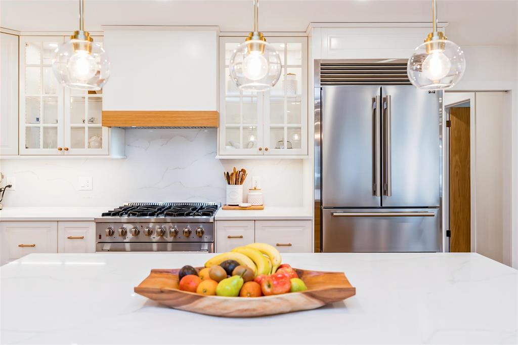 37 Consulate Road, Winnipeg, Manitoba  R2V 3L1 - Photo 2 - 202607208