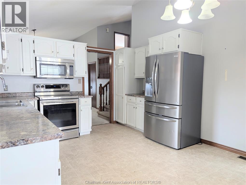 308 Valley Road, Chatham, Ontario  N7L 4Y3 - Photo 4 - 26004724