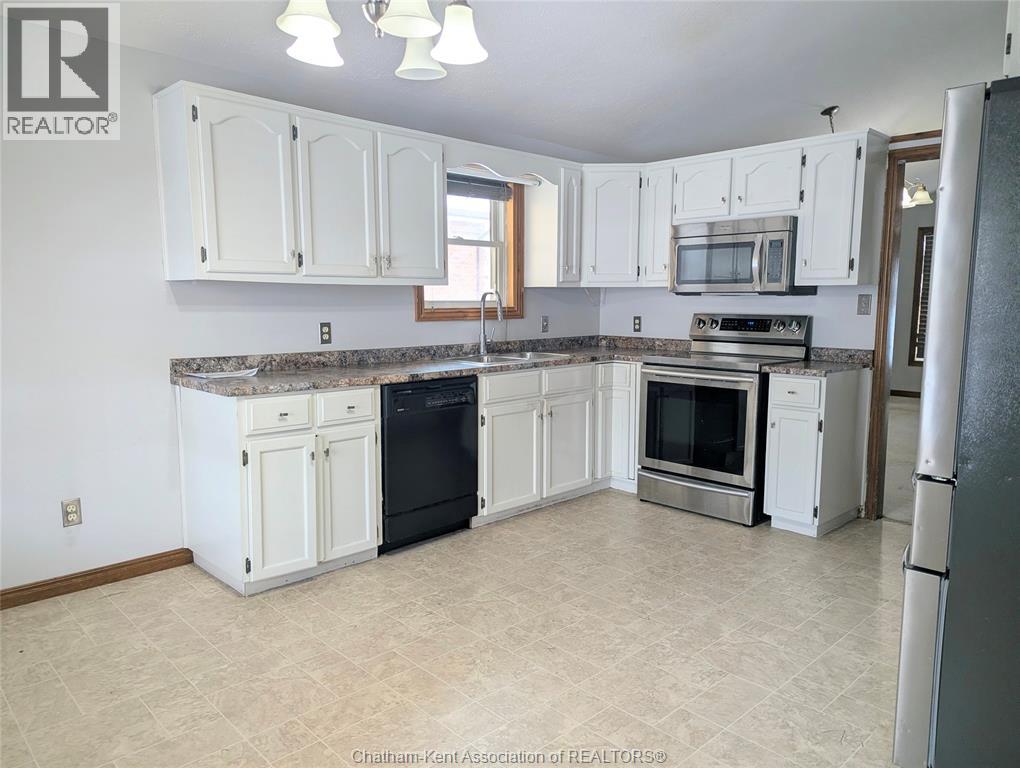 308 Valley Road, Chatham, Ontario  N7L 4Y3 - Photo 3 - 26004724