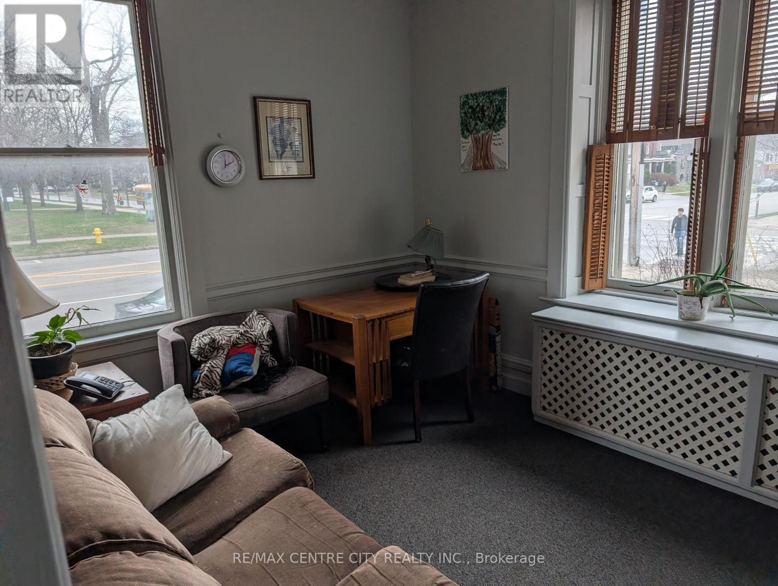 334 Queens Avenue, London East, Ontario  N6B 1X4 - Photo 2 - X12993992