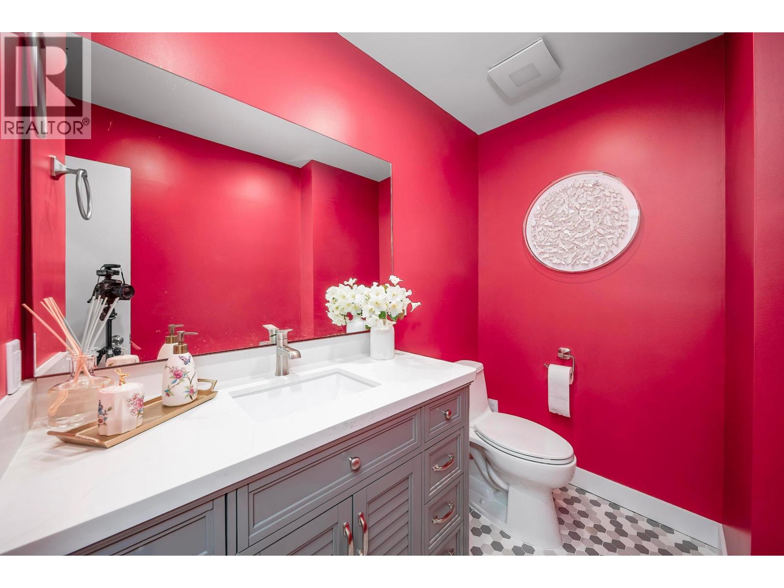 4096 Sunset Boulevard, North Vancouver, British Columbia  V7R 3Y8 - Photo 17 - R3110983