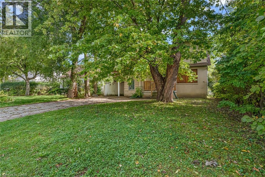 63 MINNEWAWA Road, Mississauga, Ontario