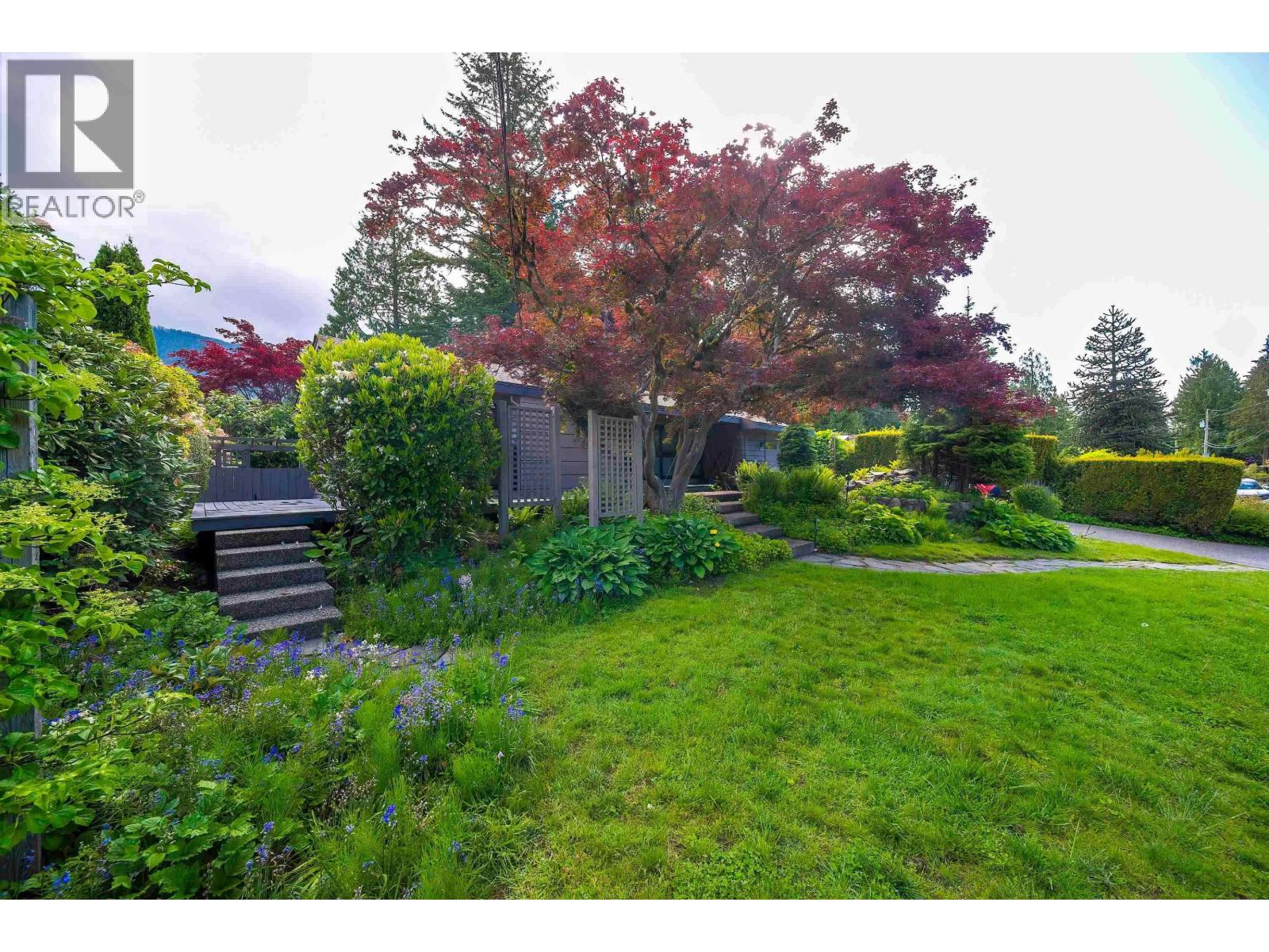 4096 Sunset Boulevard, North Vancouver, British Columbia  V7R 3Y8 - Photo 25 - R3110983