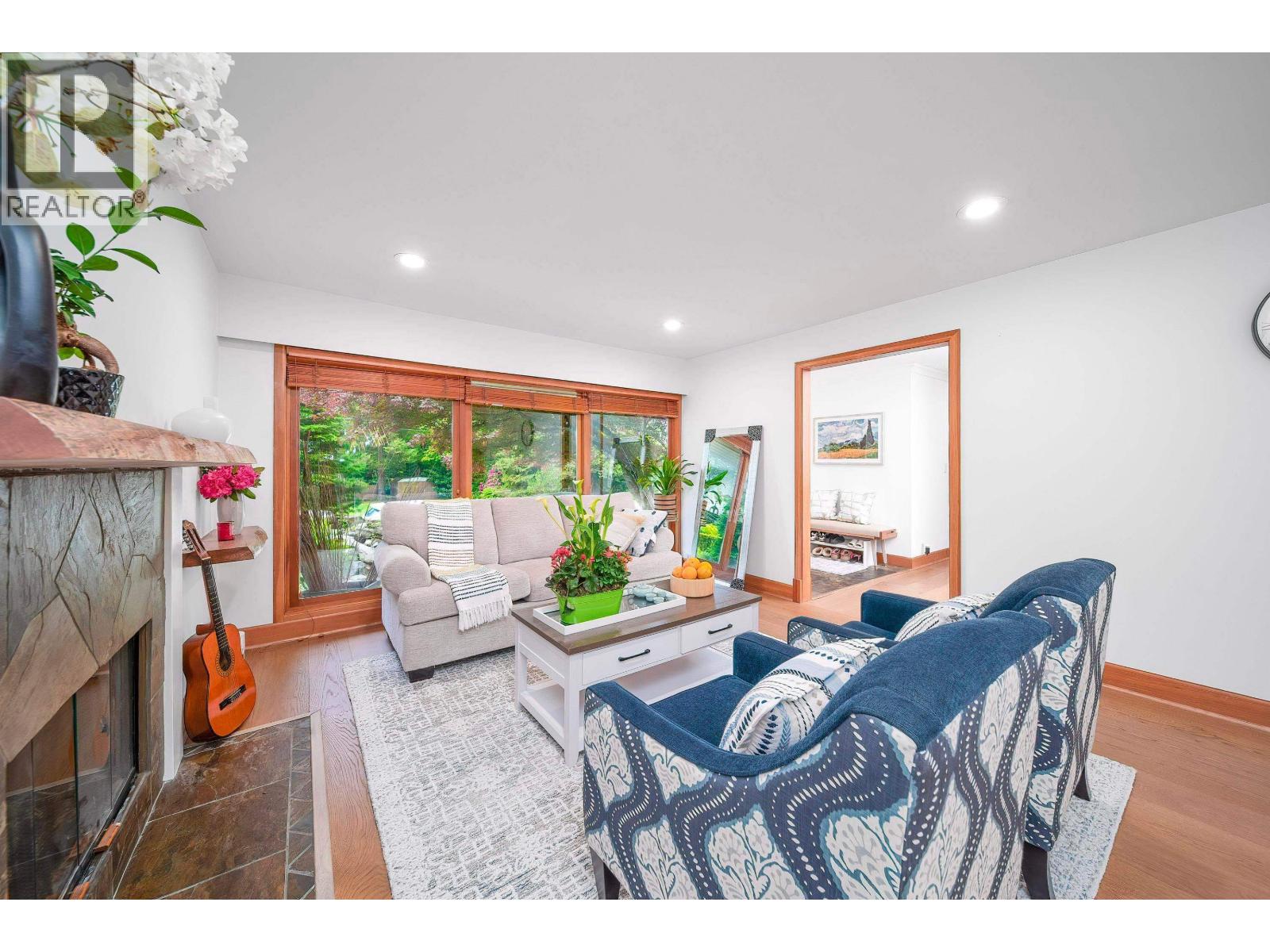 4096 Sunset Boulevard, North Vancouver, British Columbia  V7R 3Y8 - Photo 6 - R3110983