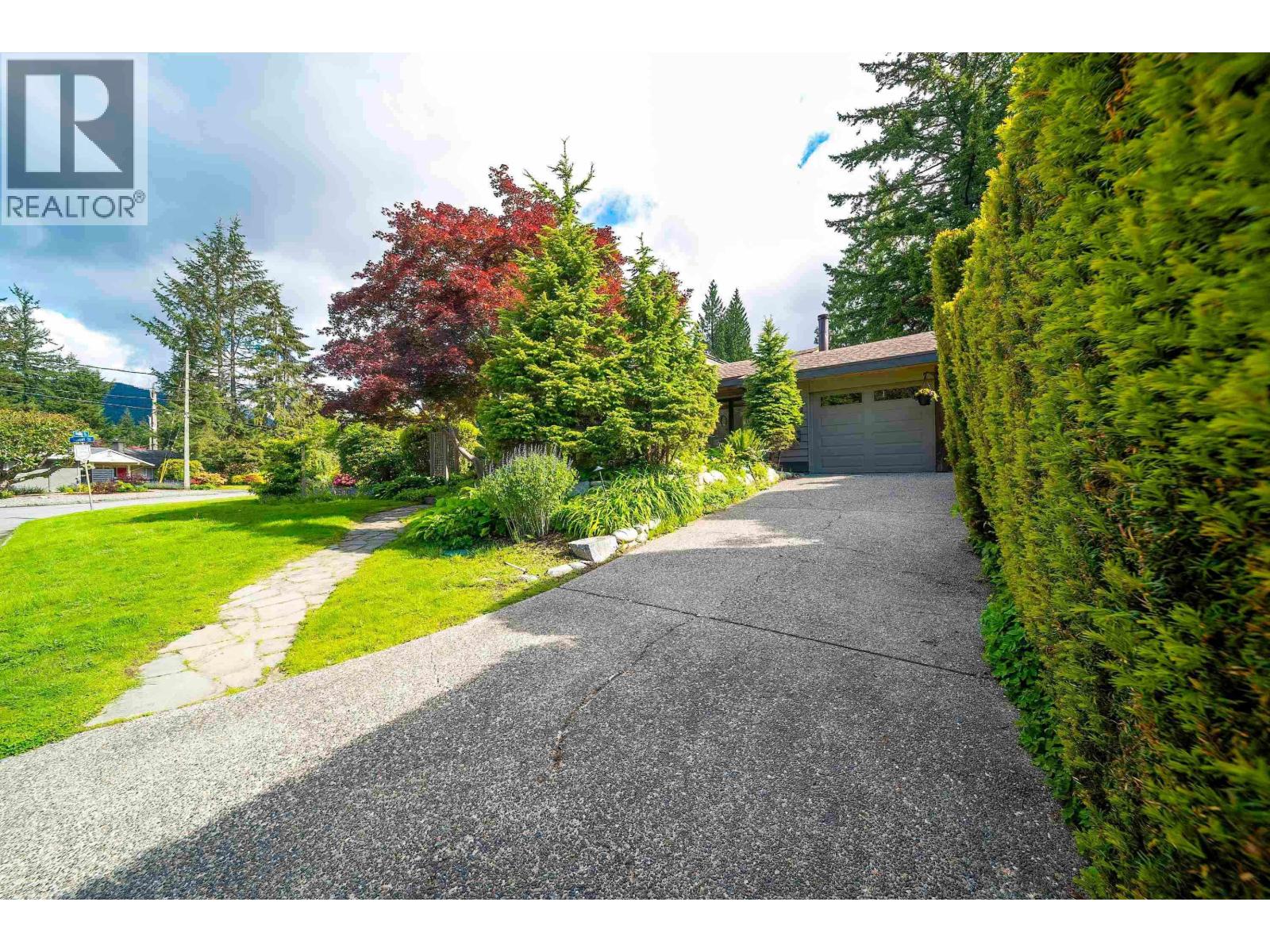 4096 Sunset Boulevard, North Vancouver, British Columbia  V7R 3Y8 - Photo 37 - R3110983