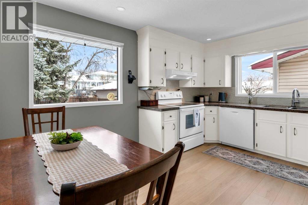 4640 Rundlehill Road NE, Calgary, Alberta  T1Y 2P5 - Photo 7 - A2295016