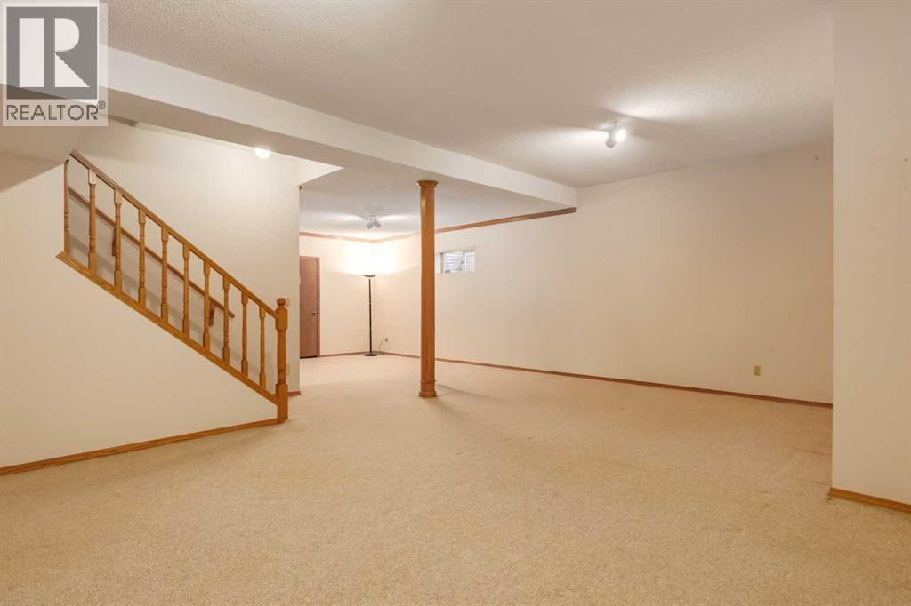 55 Oakmount Court SW, Calgary, Alberta  T2V 5B9 - Photo 29 - A2297656