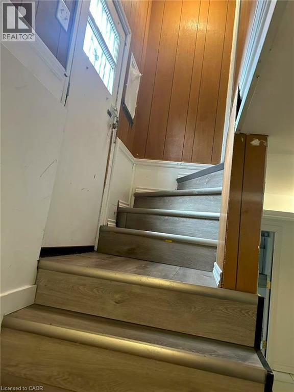 35 Kingsmount Street N, Hamilton, Ontario  L8S 3L2 - Photo 3 - 40817677